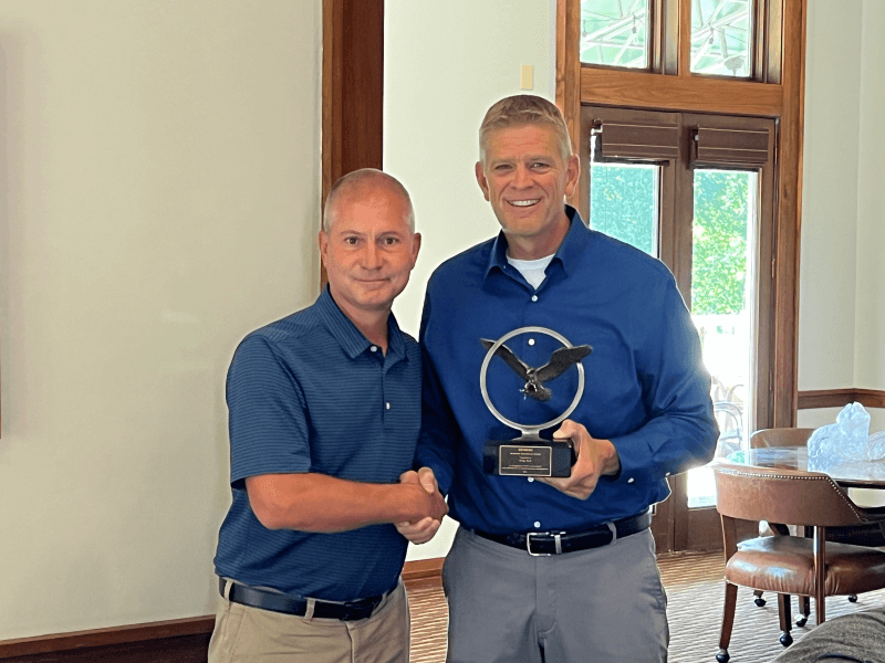 Kirby Risk presented with Siemens Eagle Award